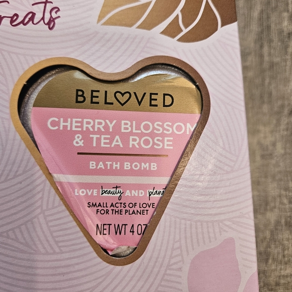 Love beauty and planet gift set - Picture 2 of 6